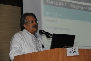 برگزار ی سمینار یک روزه تشخیص ودرمان فشار خون وتازه های آن در مرکز قلب وعروق شهید رجایی: عکس شماره 9 / 12